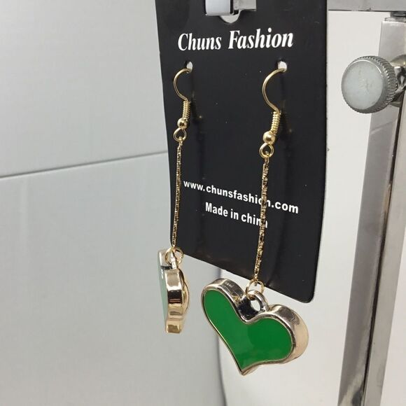 Lightweight Heart Dangle Earrings (H15) - Picture 3 of 6